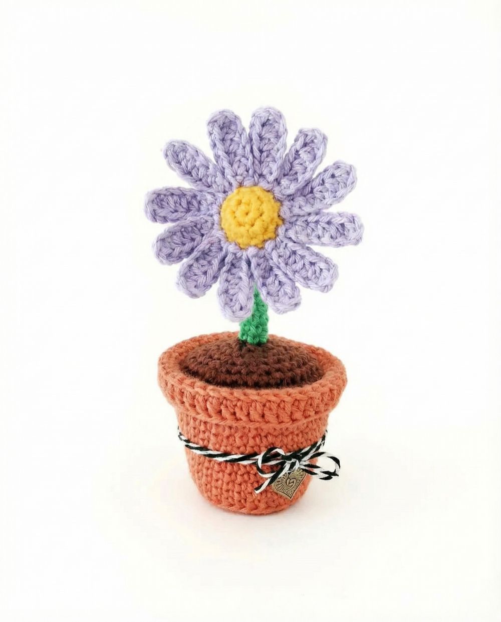 Simple crochet flower pot cover with clean lines