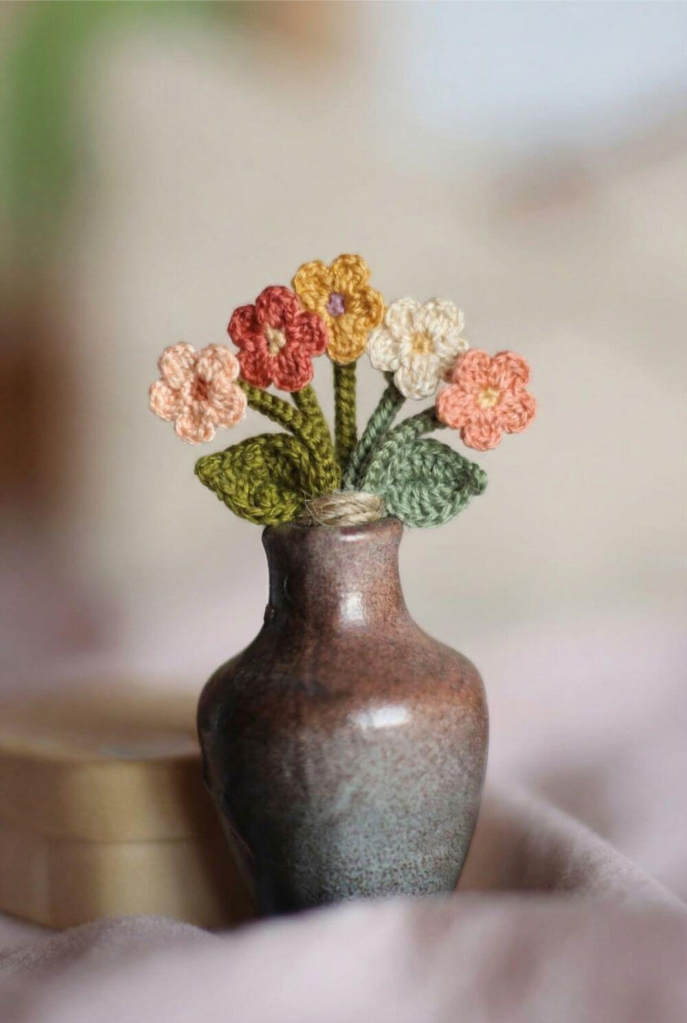 Simple forget-me-not crochet pattern