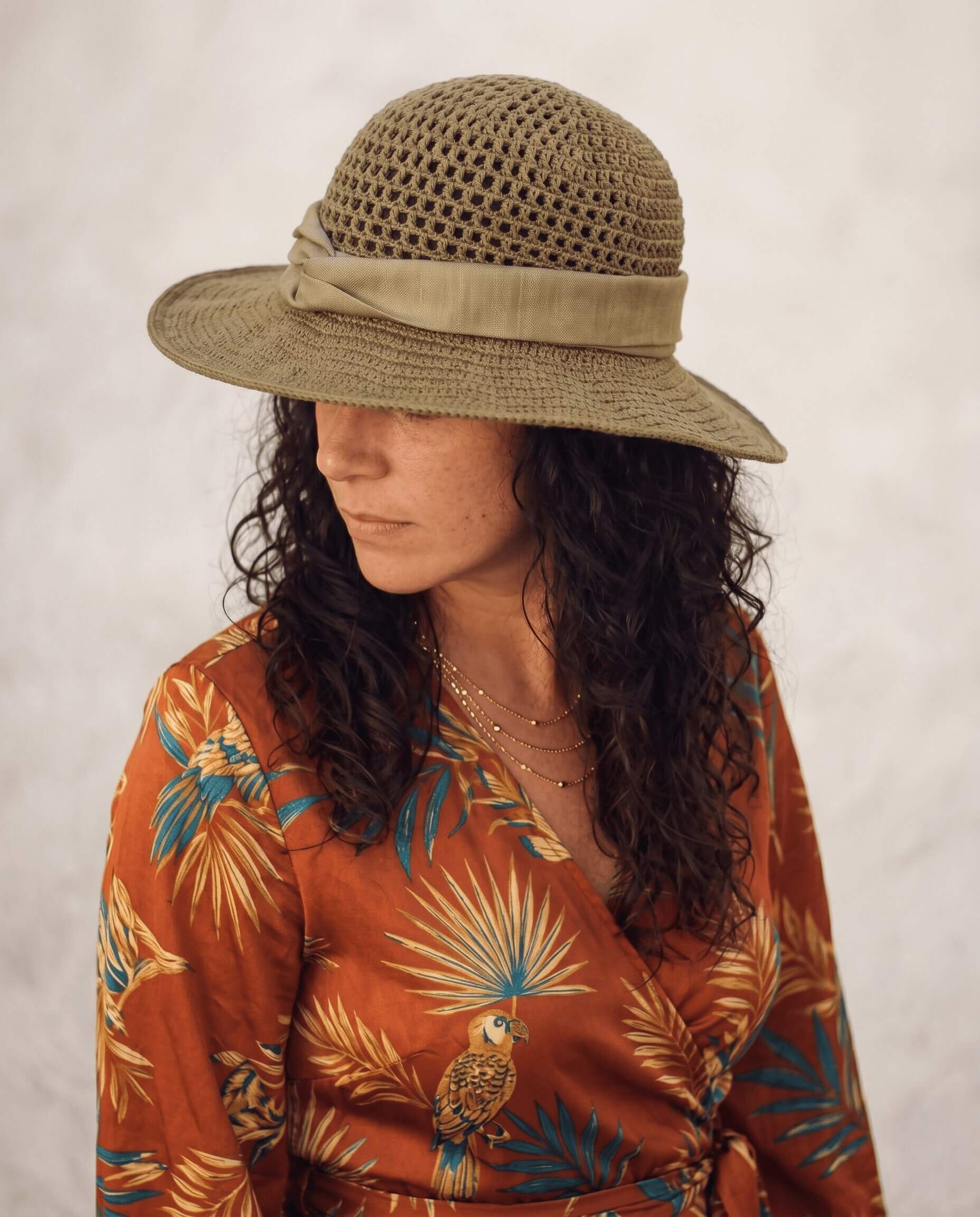 Desert Sun Hat with an airy mesh crown and a solid wired brim in natural cotton